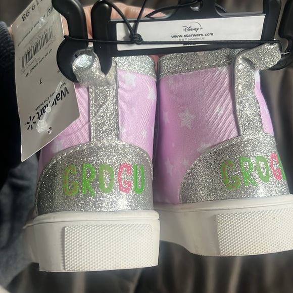 Baby Yoda shoes - Picture 3 of 5